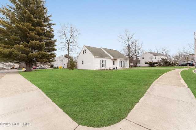 view of front of property with a front yard