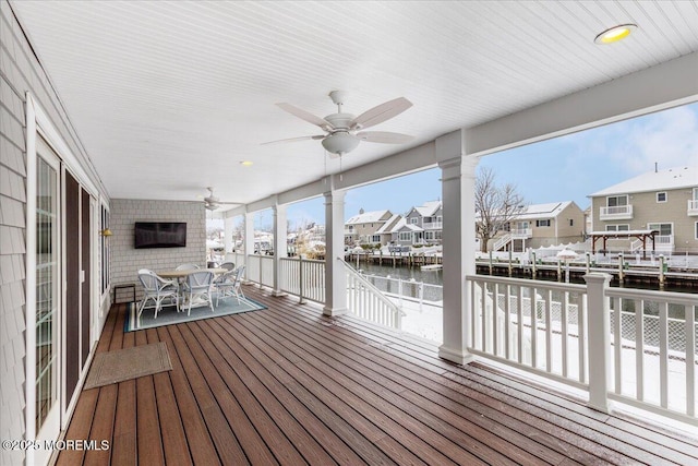 deck with ceiling fan