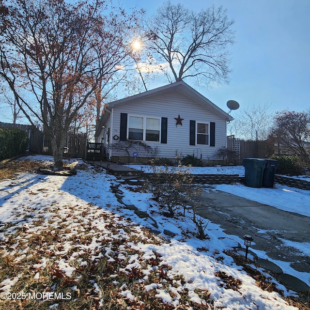 view of front of property