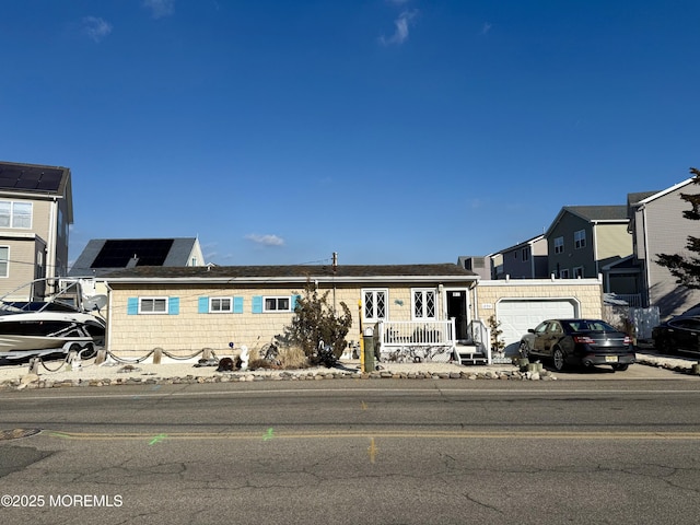 view of front facade featuring a garage