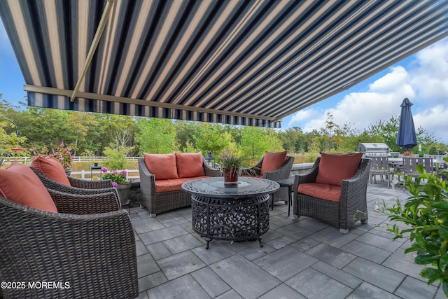 view of patio with outdoor lounge area