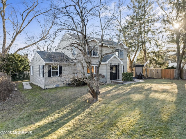 front facade with a front yard