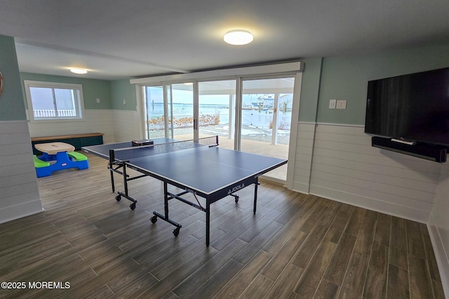 view of recreation room