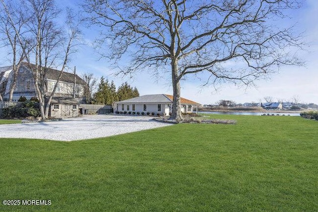 view of yard featuring a water view