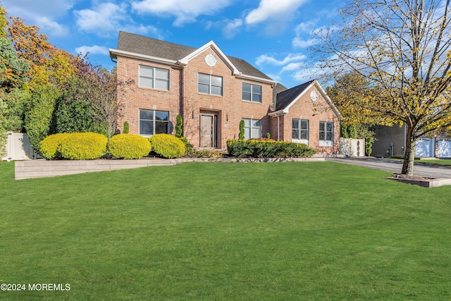 view of front of house featuring a front yard