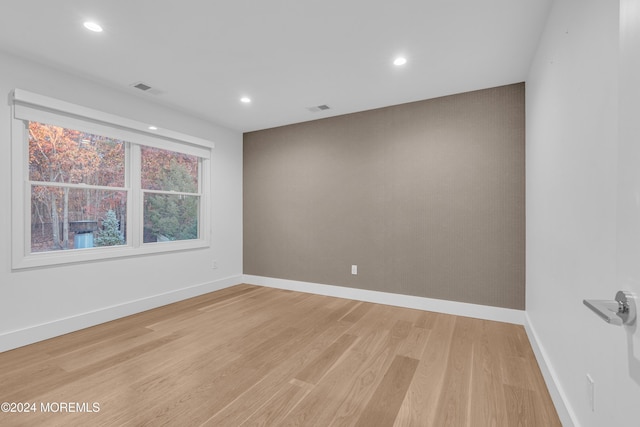 empty room featuring light hardwood / wood-style flooring