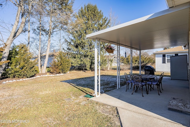 view of yard with a patio