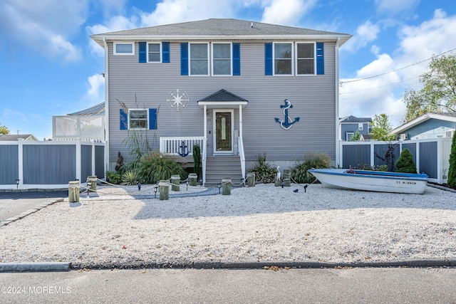 view of front of property