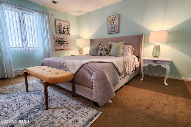 bedroom with carpet flooring