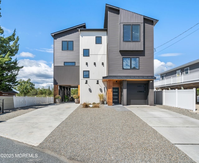 view of front facade with a garage