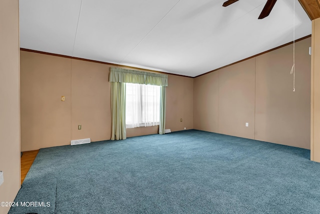 unfurnished room featuring carpet floors and ceiling fan