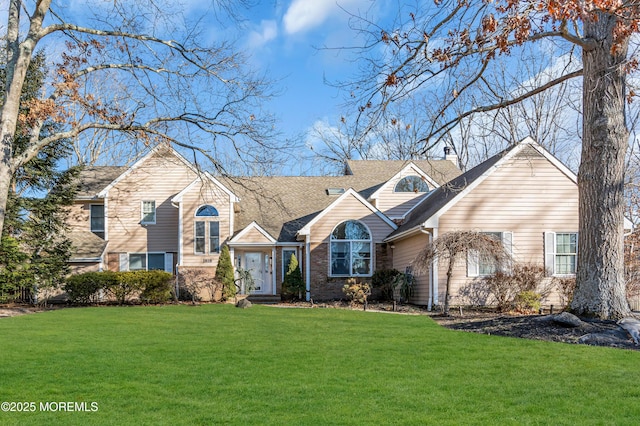 view of front of house featuring a front yard