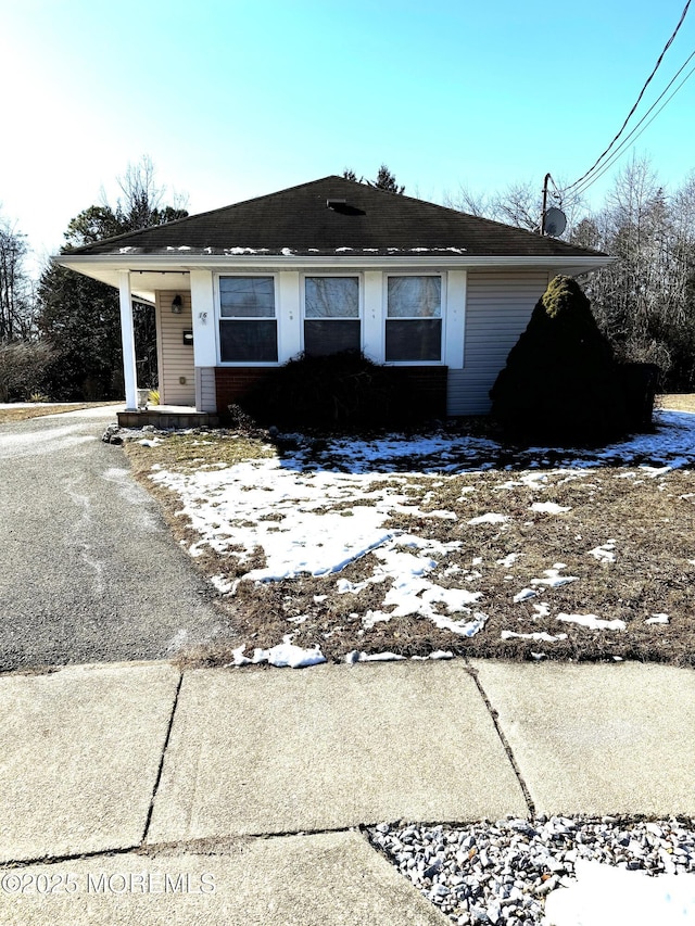 view of front of property