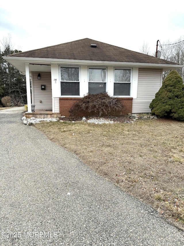 view of front of property