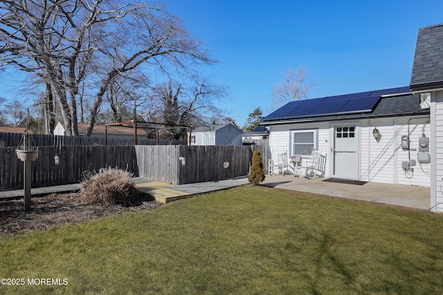 view of yard with a patio area