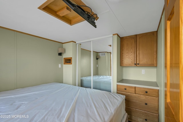 bedroom with a closet