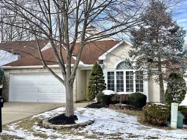 view of front facade featuring a garage