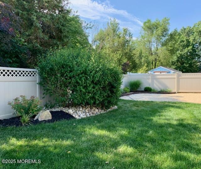 view of yard with a patio