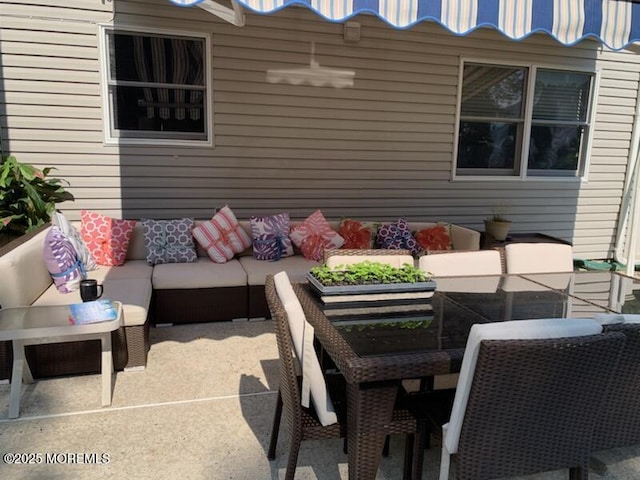 view of patio featuring an outdoor hangout area