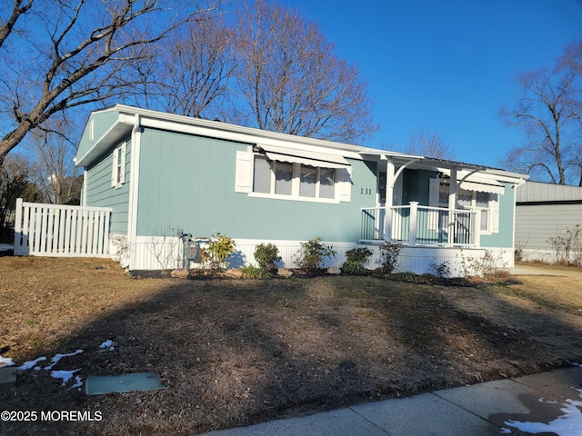 view of front of home featuring a porch