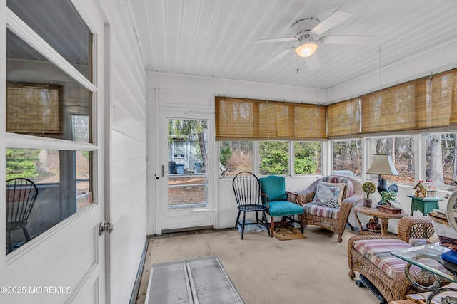 sunroom / solarium with ceiling fan