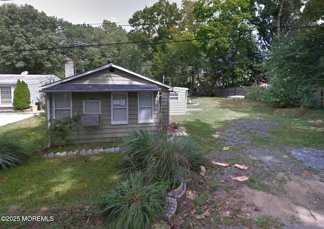 view of front of house with a front lawn