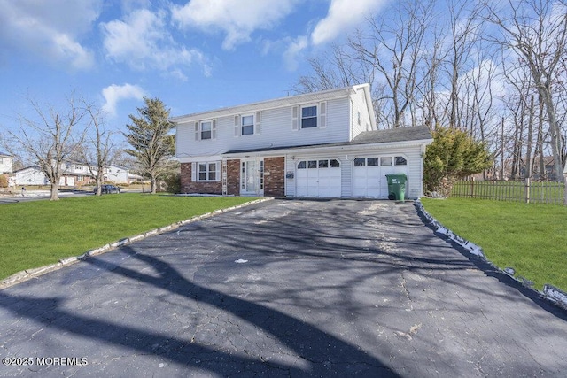 view of front of home featuring a front lawn