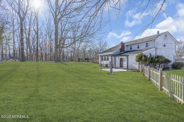 view of yard featuring a patio area