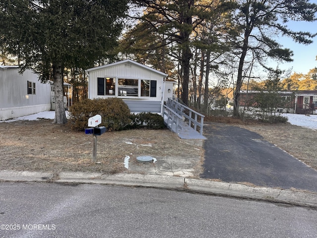 view of manufactured / mobile home