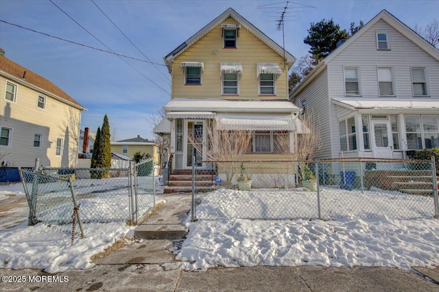 view of front of house