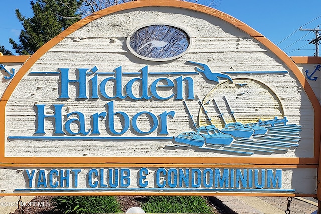 view of community / neighborhood sign