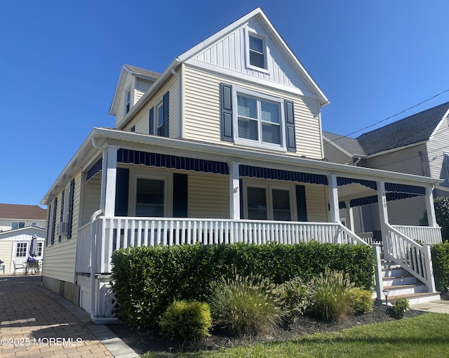 view of front of house with covered porch