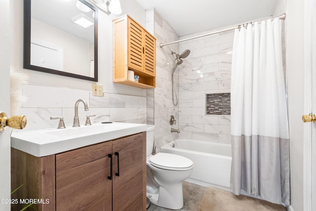 full bathroom with shower / tub combo with curtain, toilet, tile walls, vanity, and backsplash