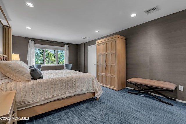 bedroom featuring carpet floors and a closet