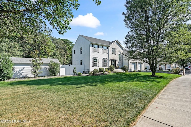 view of front of home featuring a front lawn