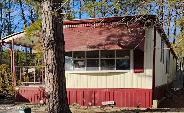 view of home's exterior