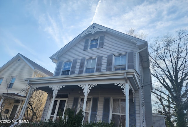 view of front of home featuring a porch