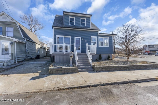 view of front of house with a porch