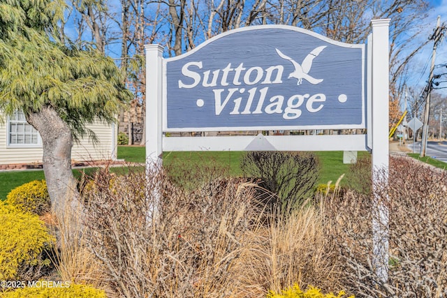 view of community / neighborhood sign