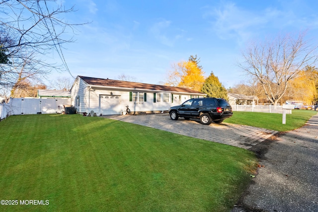 ranch-style house with a front yard