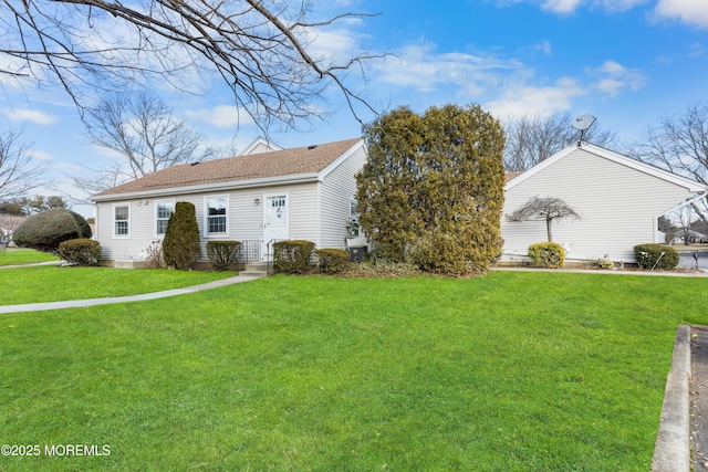 view of front of house featuring a front yard