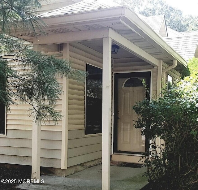 view of entrance to property