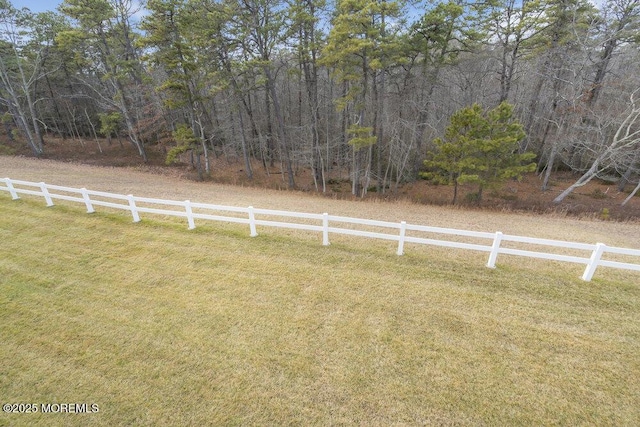 view of yard featuring a rural view