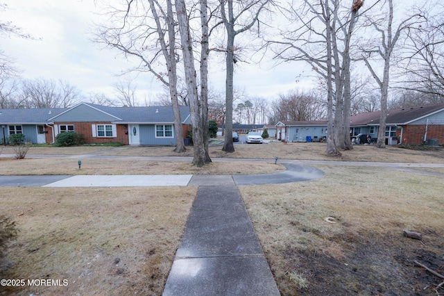 view of yard with a garage