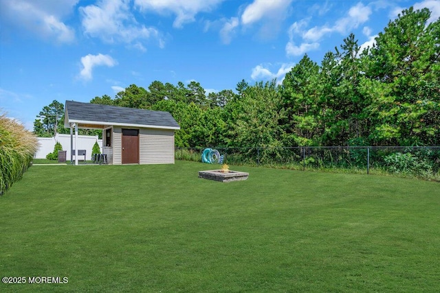 view of yard with a storage shed