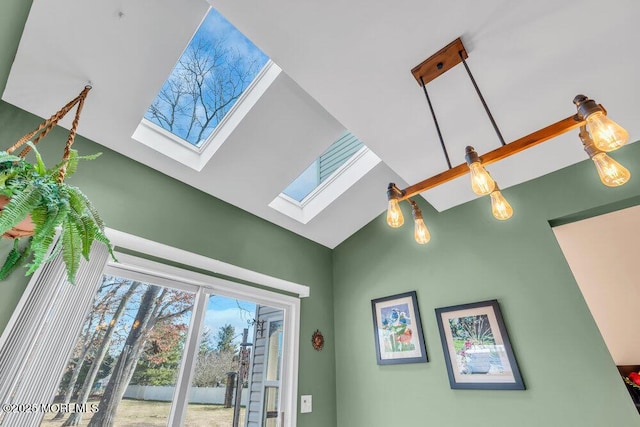 room details featuring a skylight