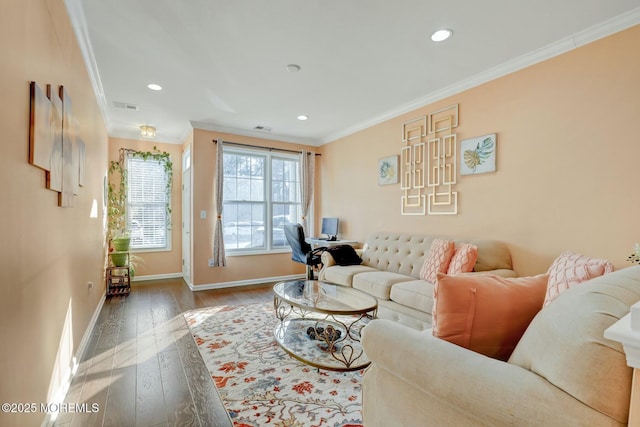 living area featuring visible vents, hardwood / wood-style floors, recessed lighting, crown molding, and baseboards