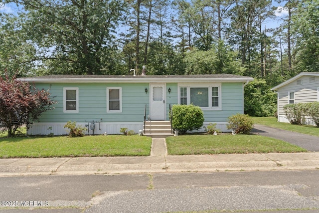 14 Douglas Dr, Jackson, NJ 08527 - view of front of home with a front lawn and entry steps