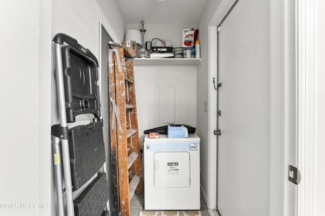 utility room with washer / clothes dryer