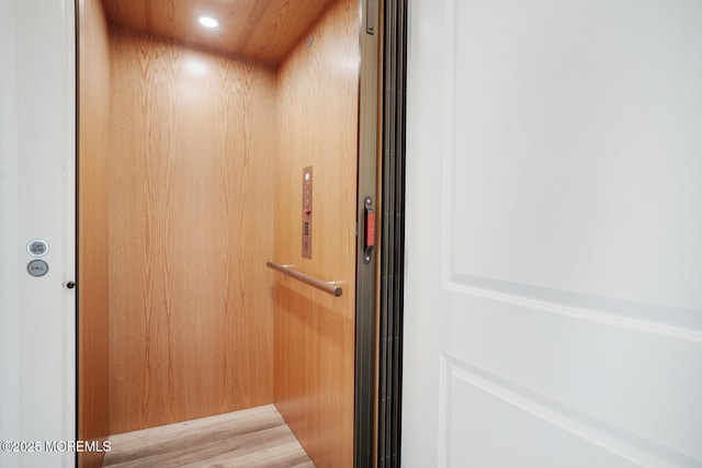 room details featuring elevator